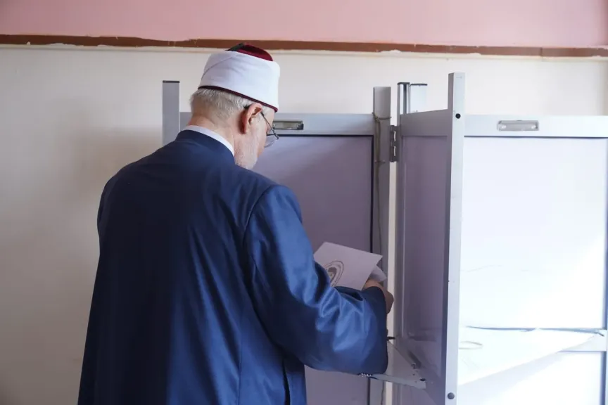 وكيل الأزهر يدلي بصوته في انتخابات مجلس النواب لعام 2025