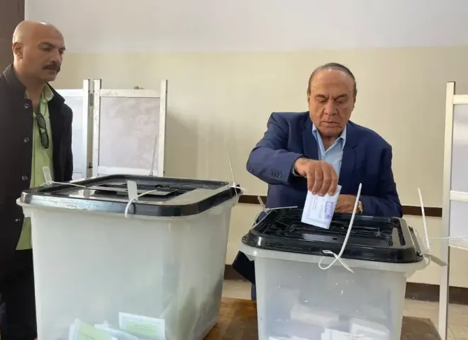 اللواء سمير فرج يدلي بصوتة في انتخابات مجلس النواب 2025