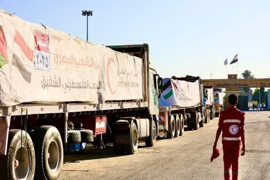 الهلال الأحمر المصري: إرسال أكثر من 180 ألف بطانية و80 ألف قطعة ملابس شتوية إلى غزة اليوم