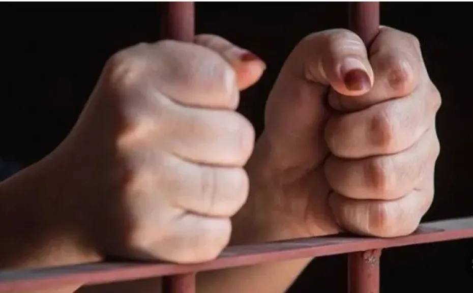 القبض على سيدة بحوزتها كروت دعائية لصالح مرشح بالغربية