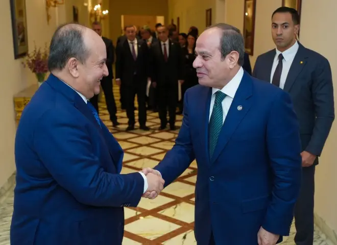 السيسي يستقبل الوزير الأول الجزائري لبحث تعزيز الشراكة الاستراتيجية والتنسيق السياسي ودعم الاستقرار الإقليمي