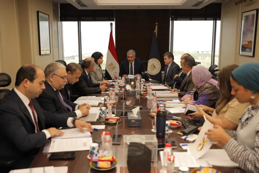 وزير السياحة والآثار يترأس اجتماع مجلس إدارة صندوق دعم السياحة والآثار