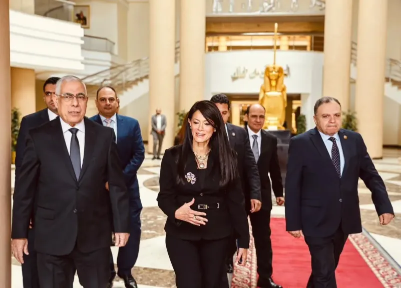 وزيرة التخطيط والنائب العام يشهدان تسليم 17 مركزًا تكنولوجيًا متنقلًا للنيابة العامة لتقديم الخدمات الإلكترونية للمواطنين