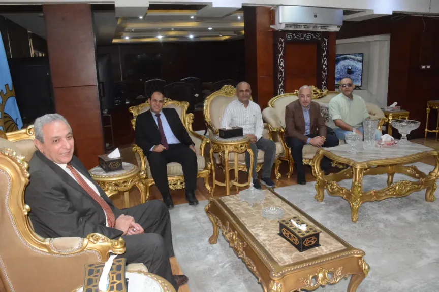 محافظ الغربية يجتمع برئيس شركة جنوب الدلتا لتوزيع الكهرباء لرفع جودة الخدمات للمواطنين