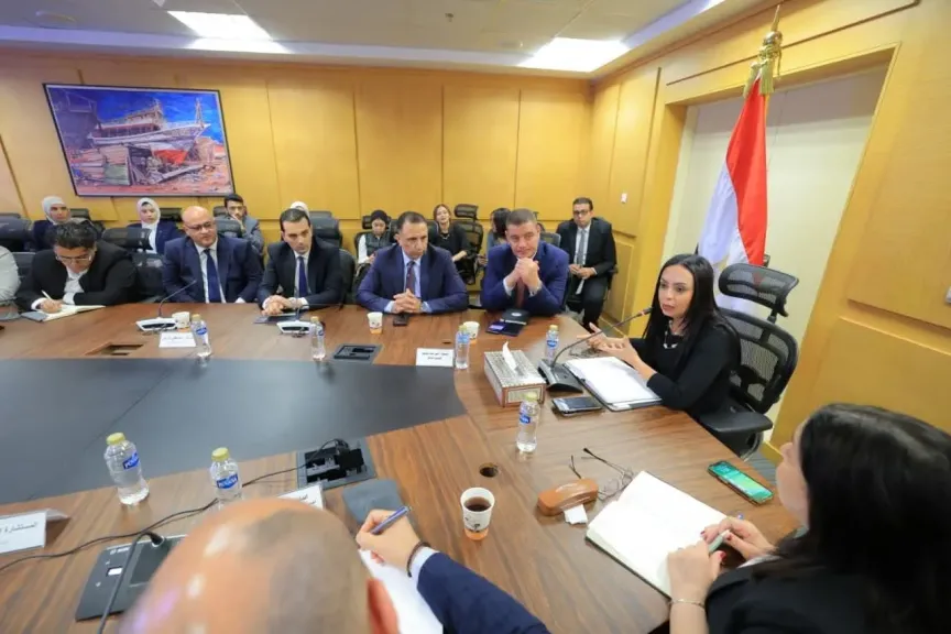 وزيرة التضامن الاجتماعي تلتقي فريق عمل صندوق دعم مشروعات الجمعيات والمؤسسات الأهلية
