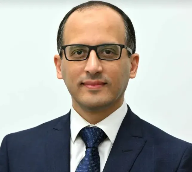 الحكومة: وزارة التعليم تتشارك مع خبرات دولية متخصصة.. والتطوير لا يستهدف الطلاب فحسب