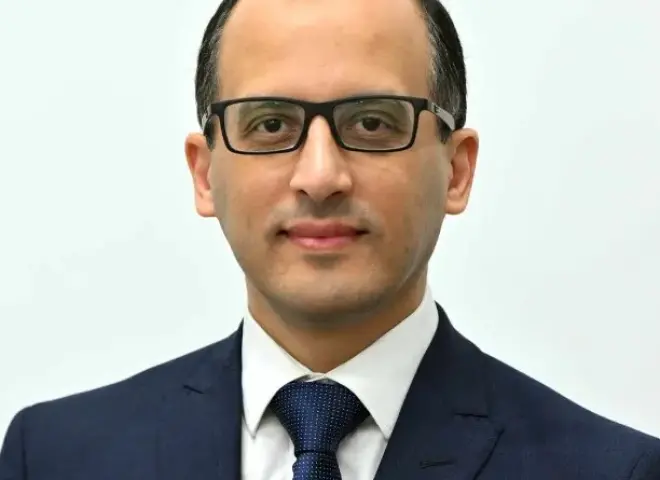 الحكومة: وزارة التعليم تتشارك مع خبرات دولية متخصصة.. والتطوير لا يستهدف الطلاب فحسب