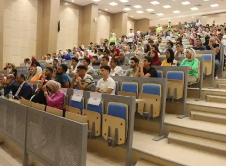 إلغاء نهائي لقرار الأعلى للجامعات بتحويل نظام التعليم المدمج إلى شهادة مهنية