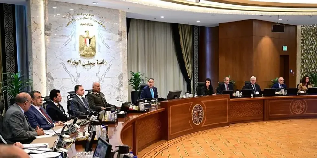 مدبولي: شركة إيني أكدت التزامها بحفر آبار جديدة في حقل ظهر