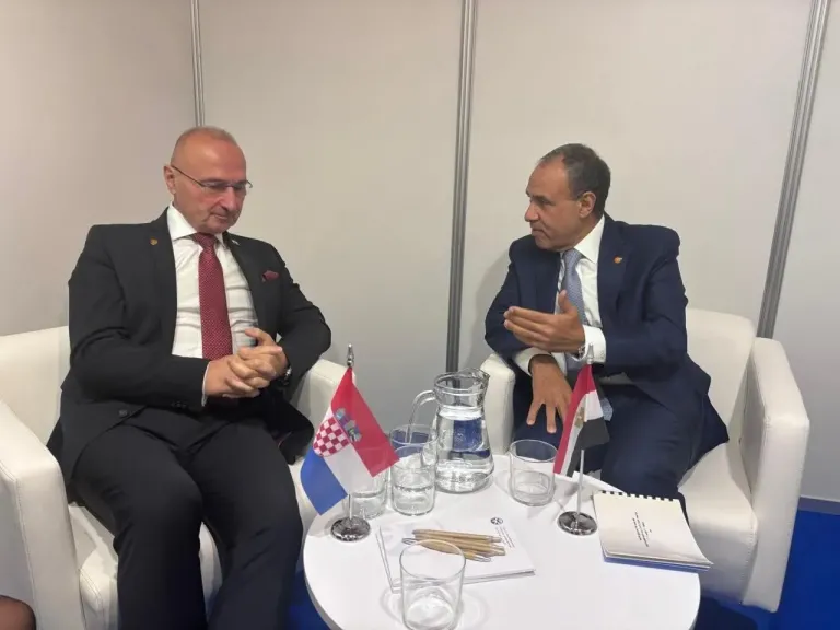 وزير الخارجية يلتقي مع وزير خارجية كرواتيا