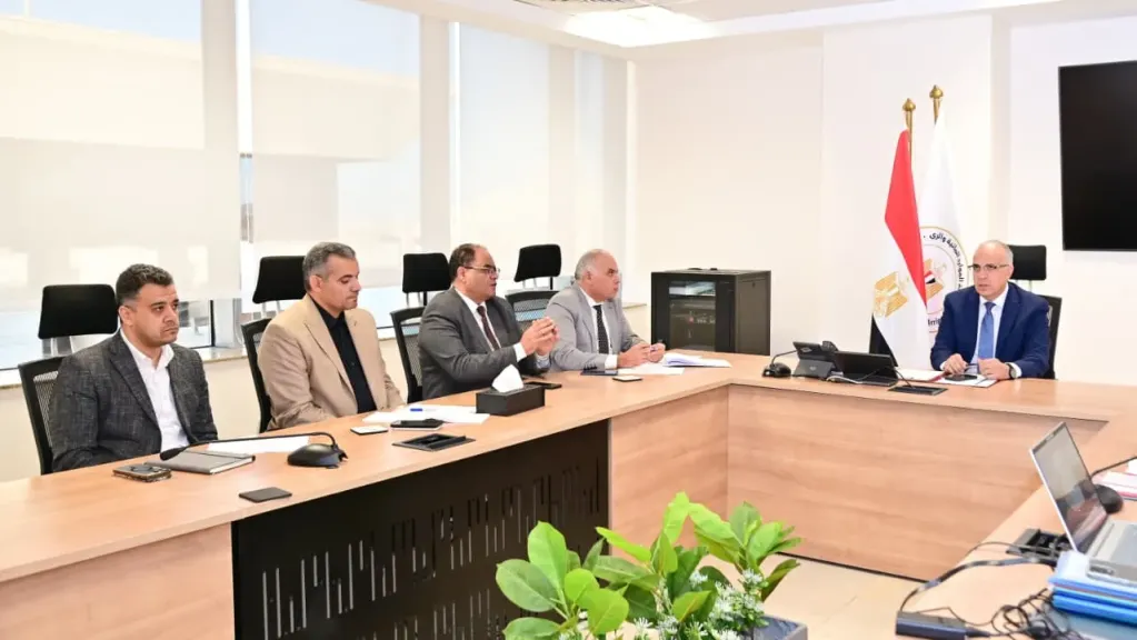 د. سويلم يبحث آليات تشغيل محطات الرفع بنطاق المشروعات القومية