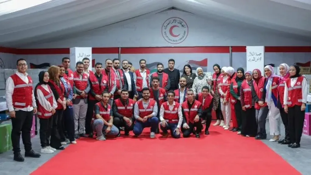 اتحاد بـ ”شبابها” يزور الهلال الاحمر المصري ويشارك في تعبئة المساعدات الموجهة لقطاع غزة