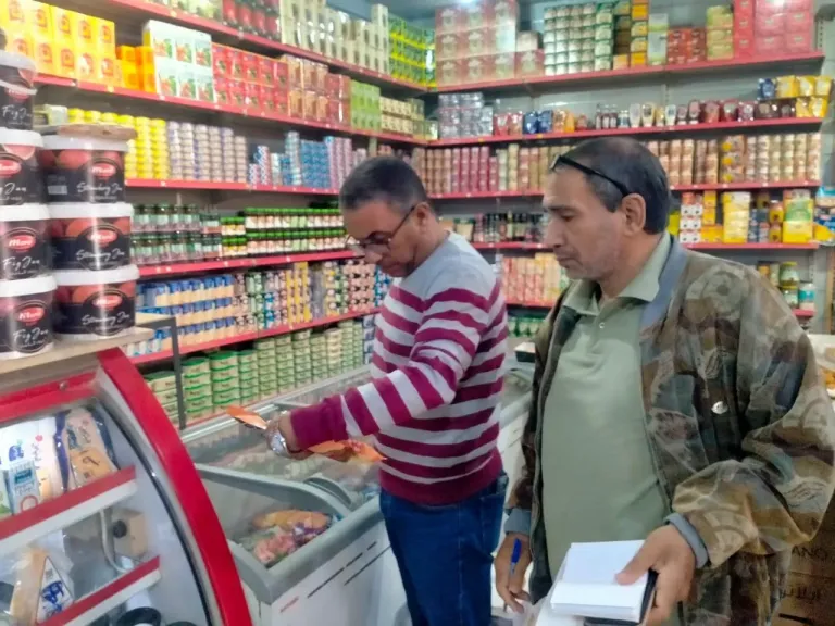 محافظ الإسكندرية يشدد على إزالة الإشغالات وردع الممارسات الاحتكارية داخل الأسواق