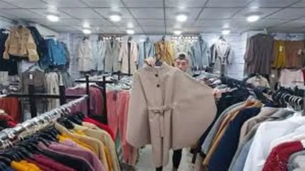 الركود يضرب أسواق الملابس الشتوي هذا الموسم والتجار يصرخون