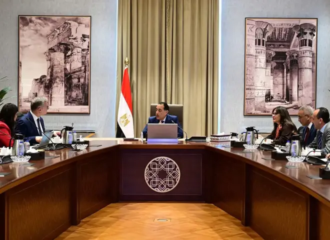 رئيس الوزراء يلتقي مسئولي شركة ”أنجلوجولد أشانتي” مُشغل منجم السكري للذهب