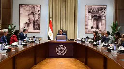 رئيس الوزراء يلتقي مسئولي شركة ”أنجلوجولد أشانتي” مُشغل منجم السكري للذهب