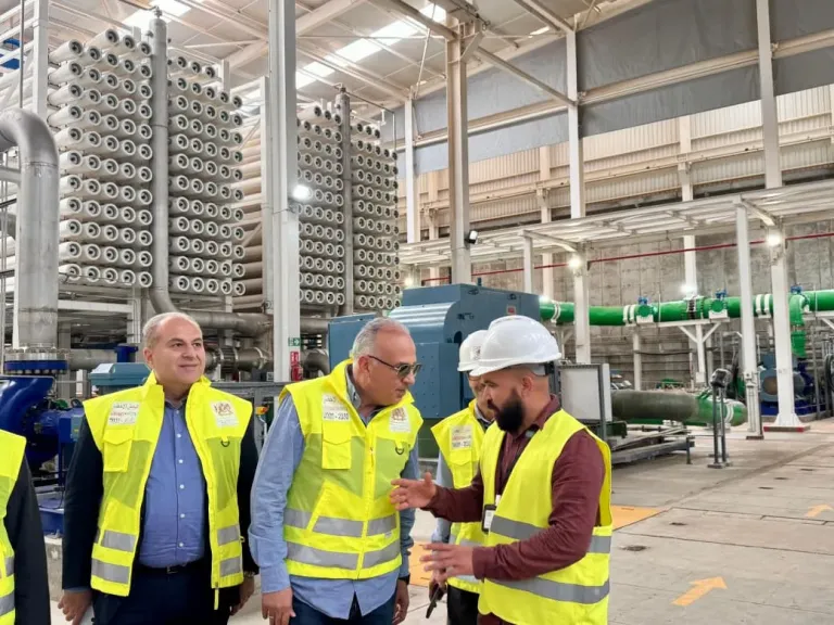 وزير الري يتفقد محطة أغادير لتحلية مياه البحر لأغراض الشرب والزراعة بالمملكة المغربية