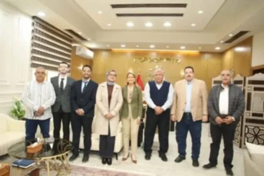 محافظ الوادي الجديد يبحث مع المدير الإقليمي لليونسكو بمصر توثيق التراث الزراعي والثقافي