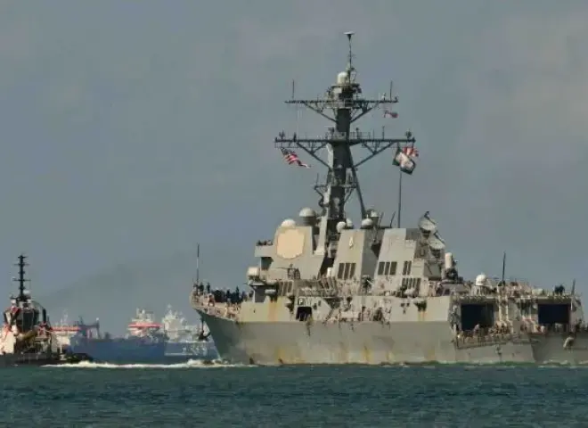 سيناتور أمريكي ديمقراطي: الضربة الأمريكية لسفينة فنزويلية قد تُعد جريمة حرب