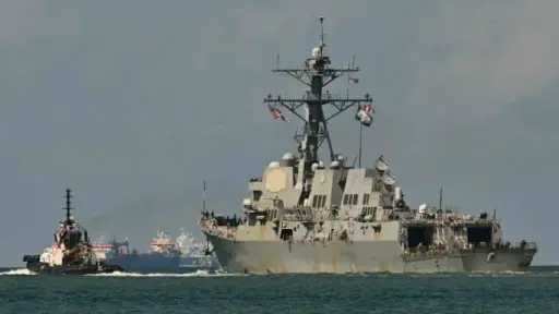 سيناتور أمريكي ديمقراطي: الضربة الأمريكية لسفينة فنزويلية قد تُعد جريمة حرب