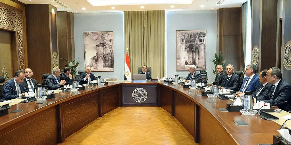 رئيس الوزراء يتابع إجراءات توفير الأسمدة في الأسواق وجهود حوكمة منظومة دعمها