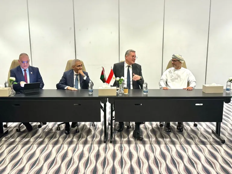 وزير البترول يبحث مع أوكيو العمانية مساهمة بتروجت في تنفيذ مشروع نقل الغاز الطبيعي بسلطنة عُمان