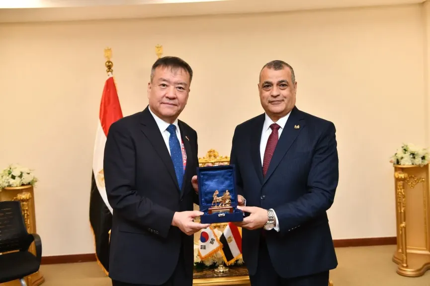 وزير الدولة للإنتاج الحربي يلتقي نائب وزير DAPA لشئون برنامج القدرات الحالية الكوري الجنوبي