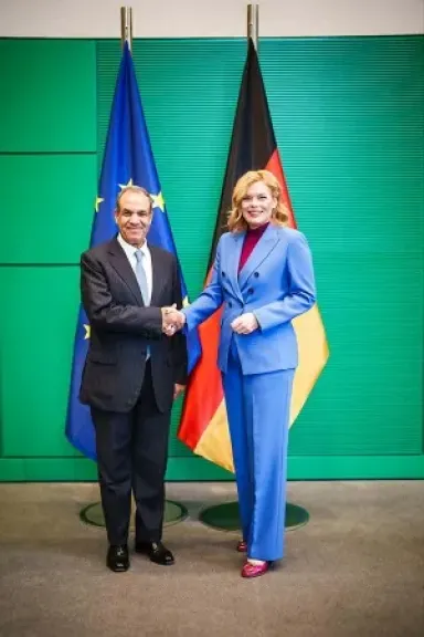 وزير الخارجية يؤكد ضرورة تثبيت وقف إطلاق النار في غزة وضمان نفاذ المساعدات الإنسانية