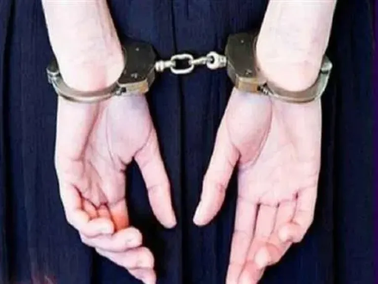 القبض على سيدتين لاتهامهما بتوزيع كروت دعاية لأحد المرشحين بالبحيرة