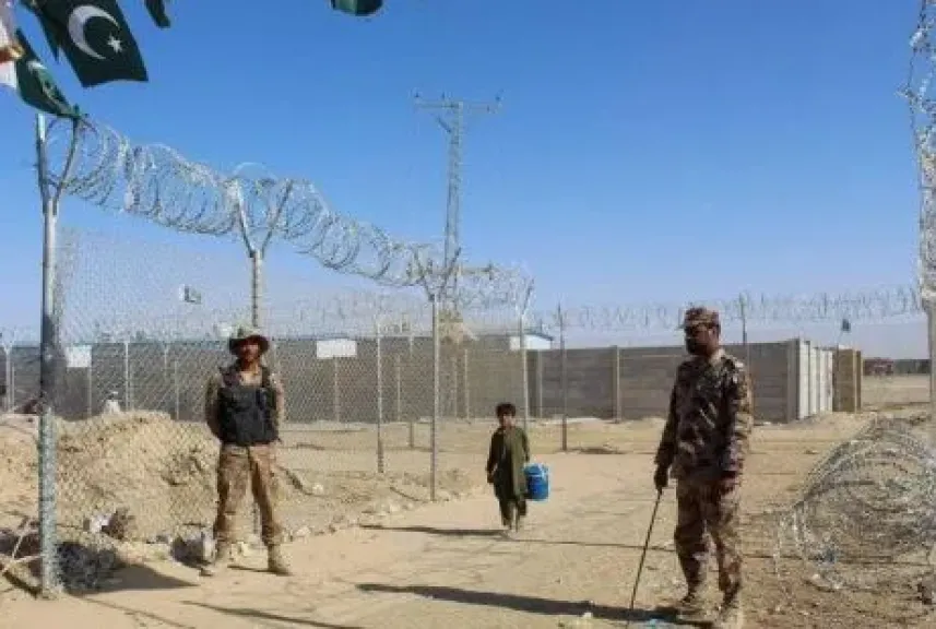 باكستان توافق على فتح معبرين حدوديين مع أفغانستان أمام المساعدات الأممية