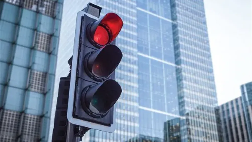 «وداعًا الطوابير الطويلة».. استحداث شهادة مخالفات مرورية إلكترونية بدلًا من الورقية