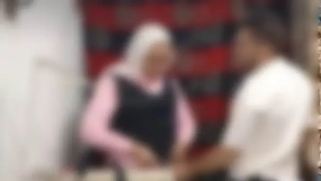 ضبط ترزي حريمي يتجسس على فتيات بغرف تغيير الملابس في المنصورة