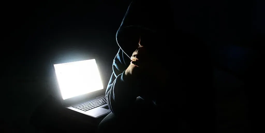 ”أعتدي عليهم وصورهم لبيع الفيديوهات للدارك ويب” تفاصيل القبض علي مدرب كرة قدم بالمنصورة