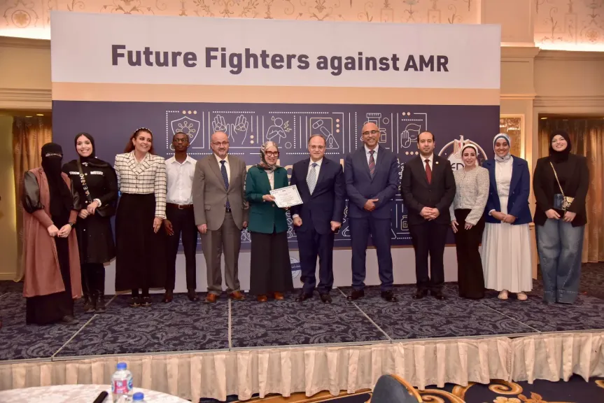 رئيس هيئة الدواء يشارك في ختام برنامج ”Future Fighters” ويُشيد بدور الطلاب في مواجهة مقاومة المضادات الحيوية