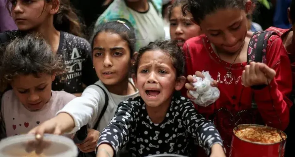 تهديدات لصانعة محتوى شهيرة لمناصرتها أطفال غزة.. ما القصة؟