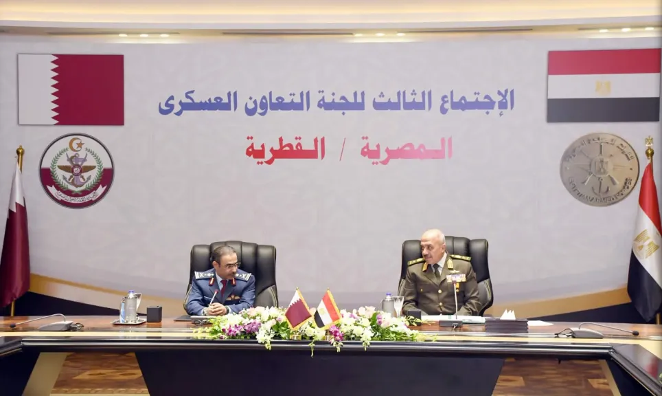 الفريق أحمد خليفة يلتقى رئيس أركان القوات المسلحة القطرية لبحث التعاون العسكرى