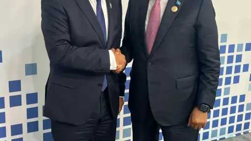 وزير الخارجية والهجرة يلتقي رئيس جمهورية الصومال الفيدرالية على هامش منتدى الدوحة