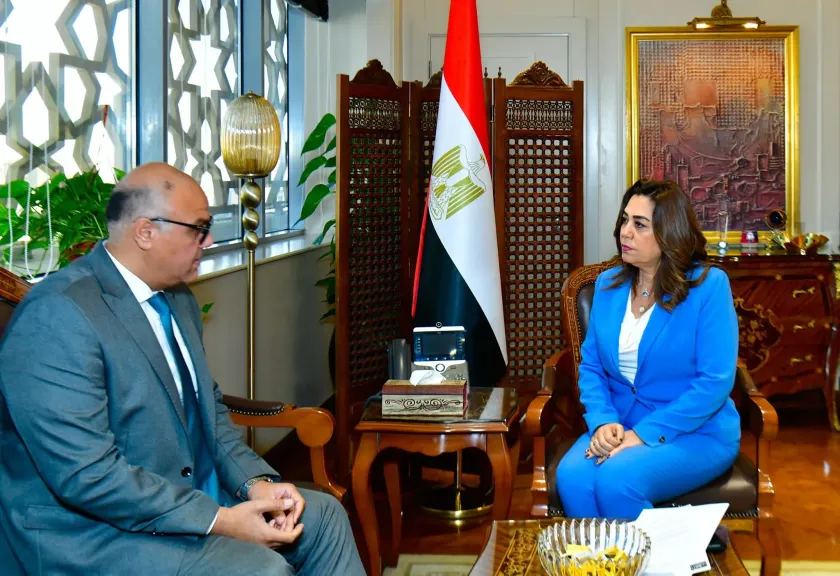 وزيرة التنمية المحلية والقائم بأعمال وزير البيئة تشهد دراسة إنشاء مشروع متكامل للطاقة بالقليوبية