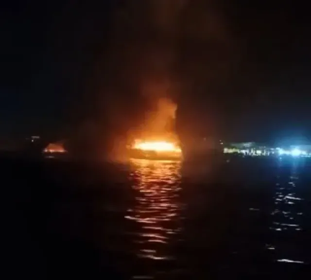 اندلاع حريق في لنش سياحي بمرسى أحد فنادق الغردقة