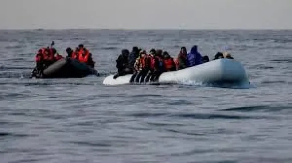 مصرع 18 مهاجرا على الأقل إثر غرق قارب مطاطي جنوب جزيرة كريت اليونانية وإنقاذ اثنين