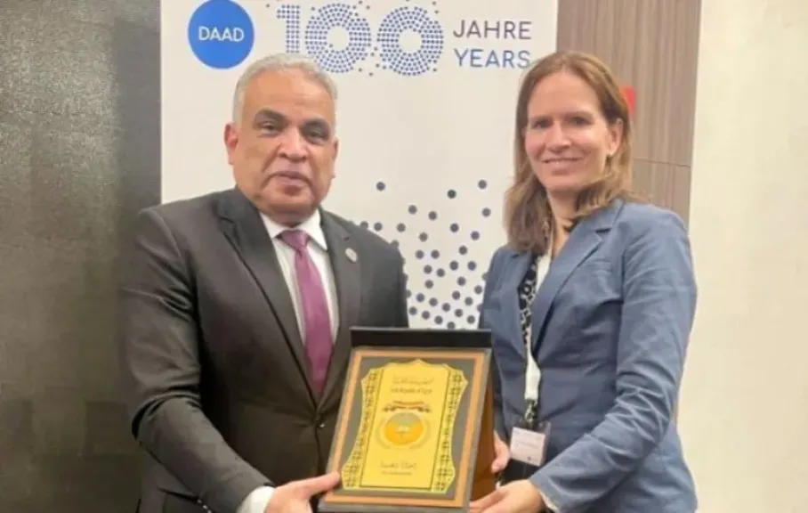 رئيس جامعة طنطا يجتمع مع مدير الهيئة الألمانية للتبادل العلمي بالقاهرة