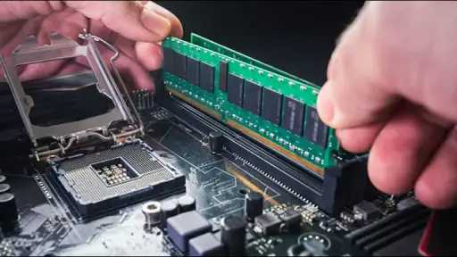 أزمة عالمية بعد أرتفاع اسعار الرامات المستخدمة في أجهزة الكمبيوتر ومستمرة حتي العام 2028