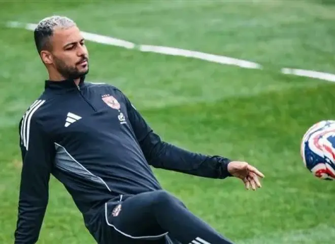 خلاف داخل الأهلي بين توروب ولجنة التخطيط حول مستقبل بيكهام