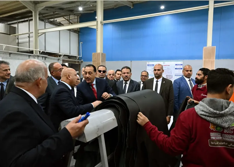 رئيس الوزراء يتفقد مشروع رفع كفاءة وتأهيل مركز تكنولوجيا دباغة الجلود بمدينة الروبيكي