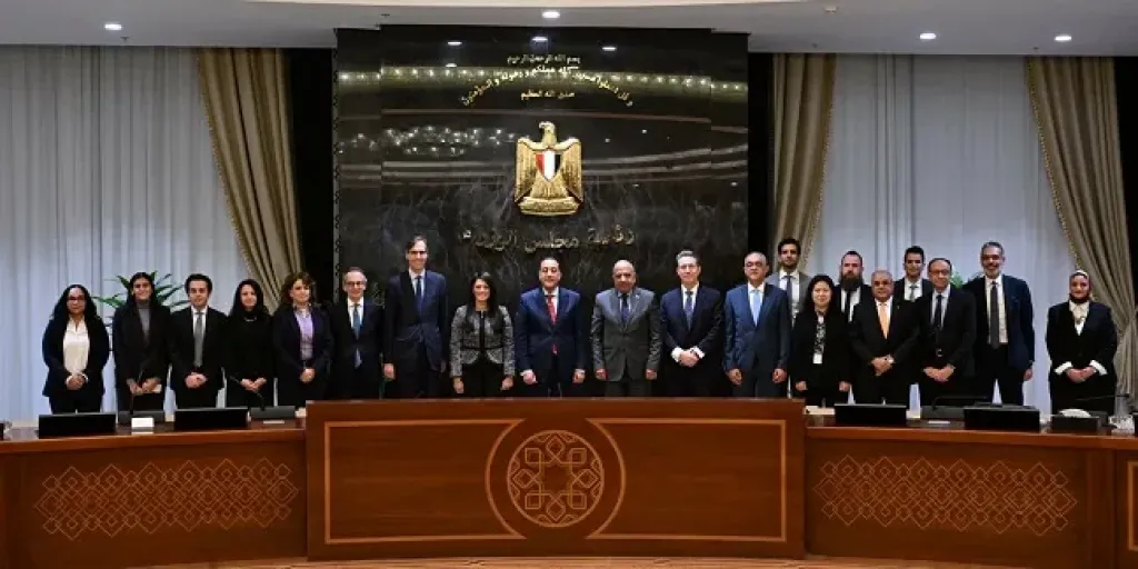 توقيع 6 مذكرات تفاهم واتفاقيات بين الحكومة والبنك الأوروبي لدعم الاستثمار والطاقة والتنمية المستدامة