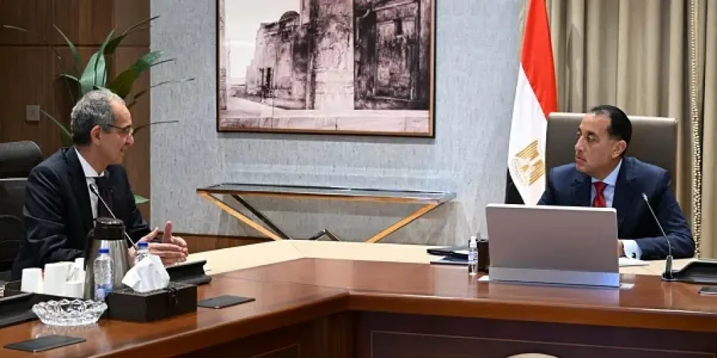 مدبولي يتابع مع وزير الاتصالات مستجدات العمل في عدد من ملفات الوزارة