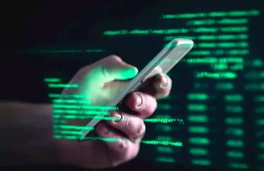 الجهاز القومي لتنظيم الاتصالات يحذر من محاولات اختراق تستهدف الهواتف المحمولة في مصر