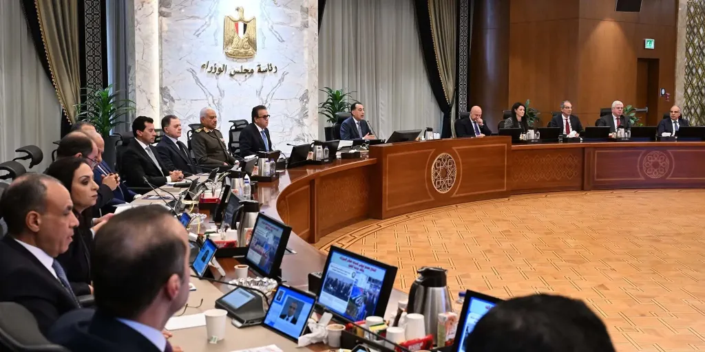 مجلس الوزراء يُوافق على استكمال إجراءات طرح محطات توليد الكهرباء بجبل الزيت