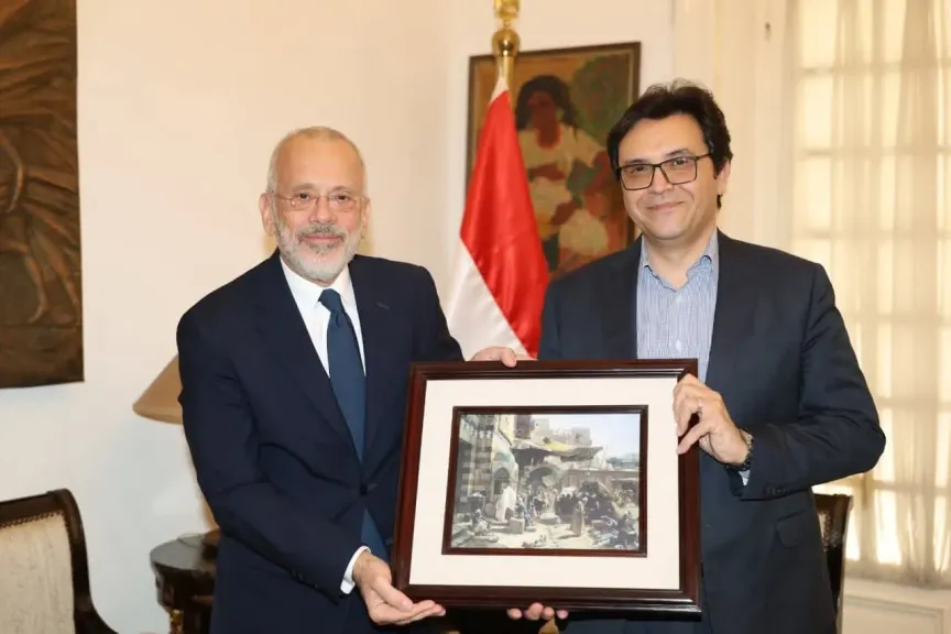 وزير الثقافة يلتقي سفير اليونان بالقاهرة لبحث تعزيز التعاون الثقافي والفني بين البلدين