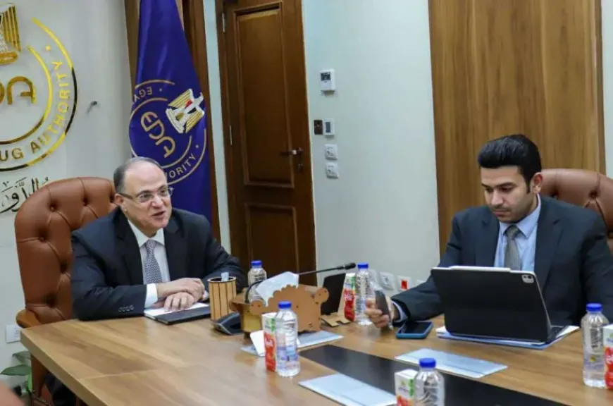 رئيس هيئة الدواء يعقد اجتماعا افتراضيا مع مسئولي مؤسسة جيتس